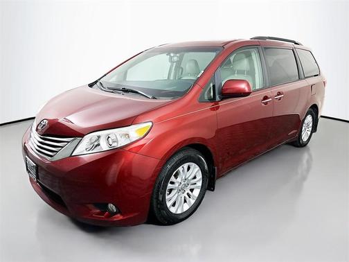 2017 Toyota Sienna XLE