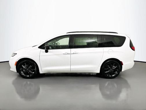 Bright White Clearcoat 2026 Chrysler Pacifica Limited