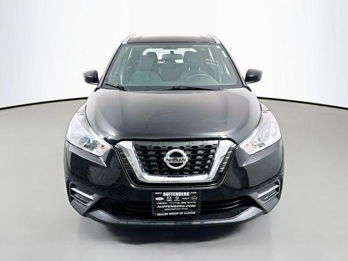 Super Black 2019 Nissan Kicks SV