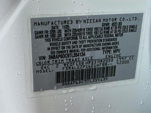 Aspen White Tri 2026 Nissan Kicks SR
