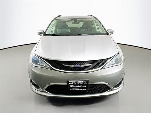 2019 Chrysler Pacifica Touring-L