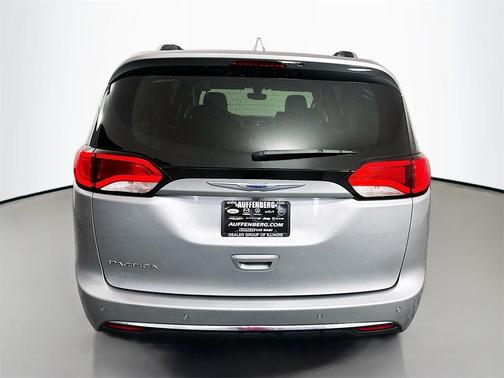2019 Chrysler Pacifica Touring-L