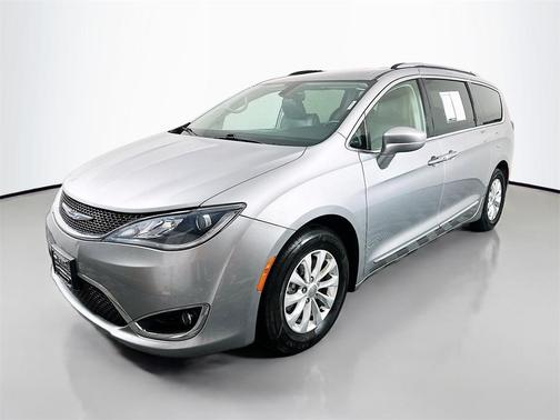 2019 Chrysler Pacifica Touring-L