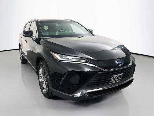 Black 2023 Toyota Venza XLE