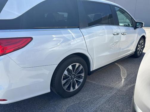 White 2023 Honda Odyssey EX-L