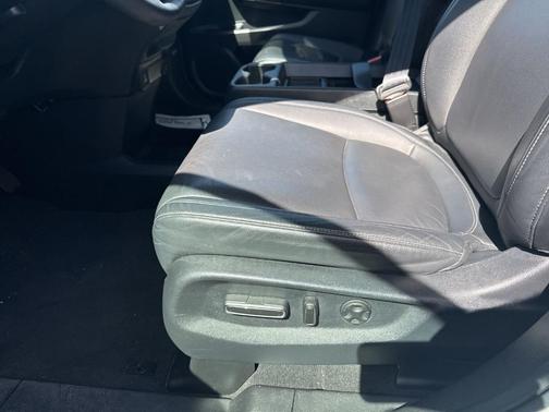 White 2023 Honda Odyssey EX-L