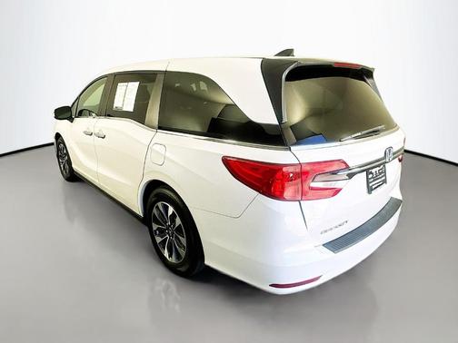 White 2023 Honda Odyssey EX-L