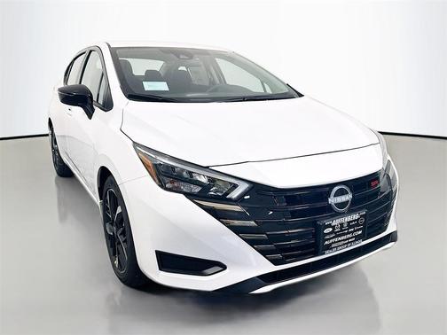 2025 Nissan Versa 1.6 SR