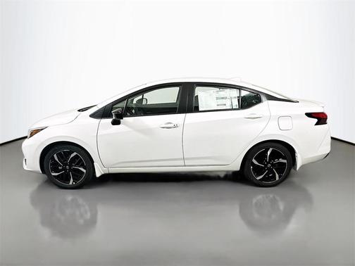 2025 Nissan Versa 1.6 SR