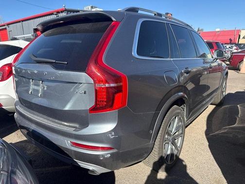 2017 Volvo XC90 T6 Momentum