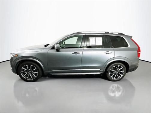 2017 Volvo XC90 T6 Momentum