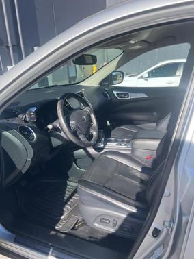 2019 Nissan Pathfinder SL