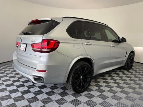 Photo 3 of 33 of 2018 BMW X5 sDrive35i