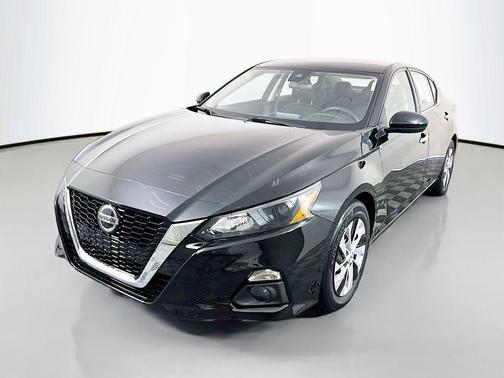 Black 2022 Nissan Altima 2.5 S
