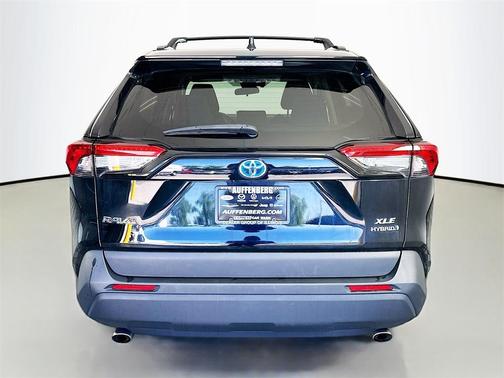 2020 Toyota RAV4 Hybrid XLE