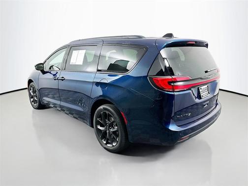 2024 Chrysler Pacifica Touring-L