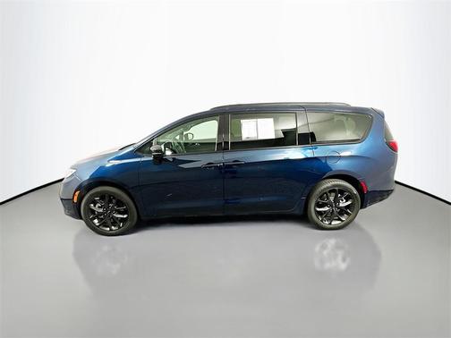 2024 Chrysler Pacifica Touring-L