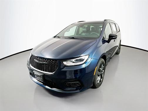 2024 Chrysler Pacifica Touring-L
