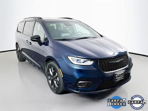 2024 Chrysler Pacifica Touring-L