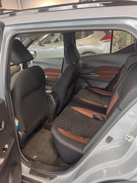 2022 Nissan Kicks SR