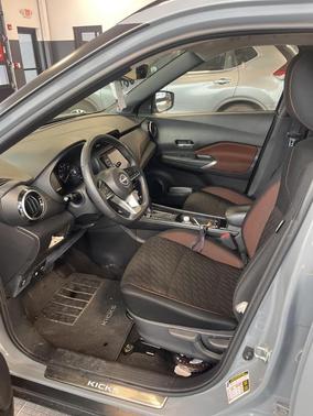 2022 Nissan Kicks SR