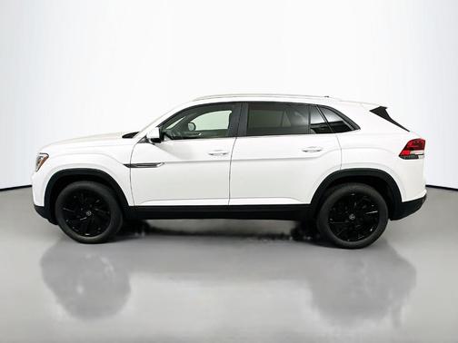 Opal White Pearl 2026 Volkswagen Atlas Cross Sport 2.0T SE w/Technology