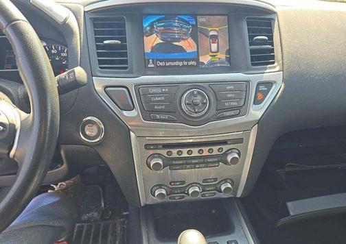 Brilliant Silver Metallic 2017 Nissan Pathfinder SL