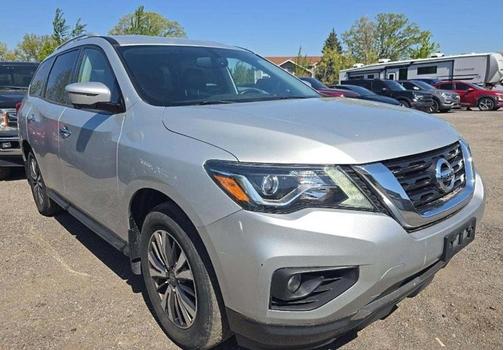 Brilliant Silver Metallic 2017 Nissan Pathfinder SL
