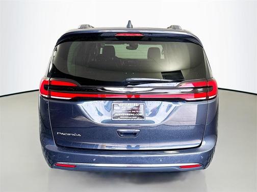 2021 Chrysler Pacifica Touring-L