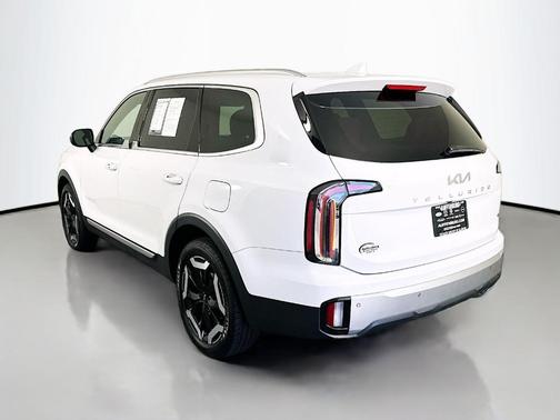 Glacial White Pearl 2023 Kia Telluride EX
