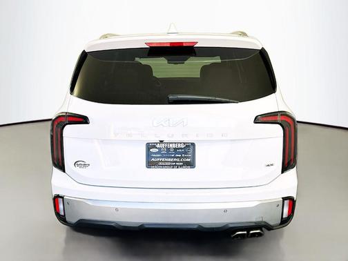 Glacial White Pearl 2023 Kia Telluride EX
