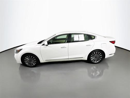 2017 Kia Cadenza Premium