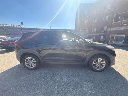 2018 Hyundai TUCSON SE