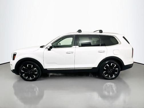 Glacial White Pearl 2023 Kia Telluride SX