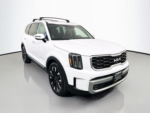 Glacial White Pearl 2023 Kia Telluride SX