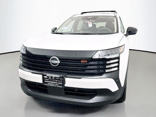 Aspen White Tri 2026 Nissan Kicks SR
