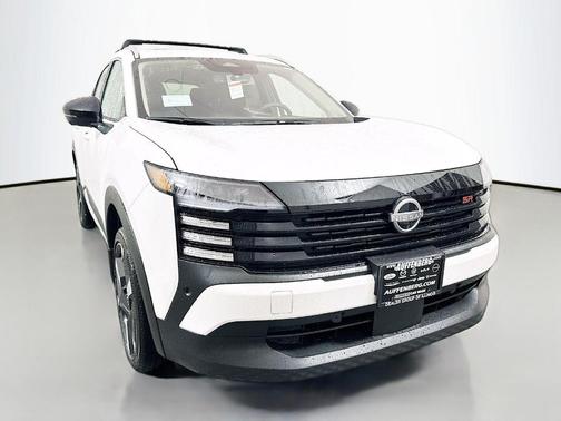 Aspen White Tri 2026 Nissan Kicks SR