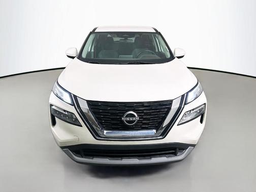 Pearl White Tri-Coat 2023 Nissan Rogue SV