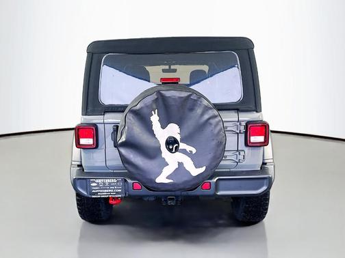 Sting Gray Clearcoat 2023 Jeep Wrangler Rubicon