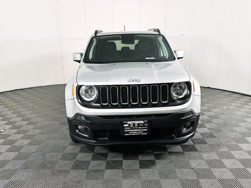 Glacier Metallic 2018 Jeep Renegade Latitude