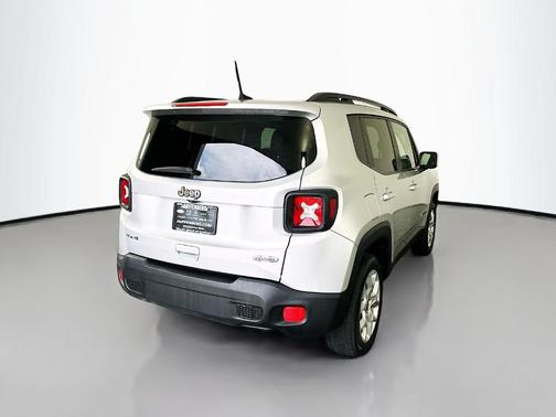 Glacier Metallic 2018 Jeep Renegade Latitude