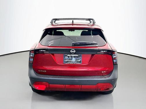 Scarlet Ember T 2026 Nissan Kicks SR