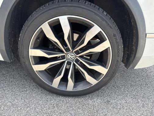 Pure White 2019 Volkswagen Tiguan 2.0T SEL Premium R-Line