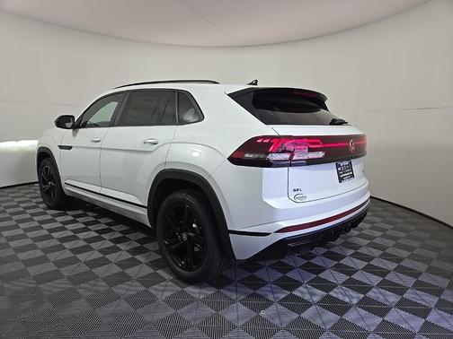 2025 Volkswagen Atlas Cross Sport 2.0T SEL R-Line Black