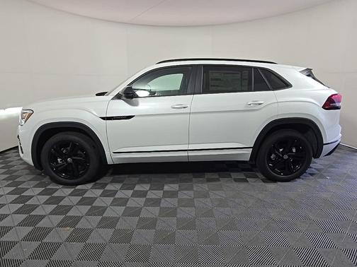 2025 Volkswagen Atlas Cross Sport 2.0T SEL R-Line Black