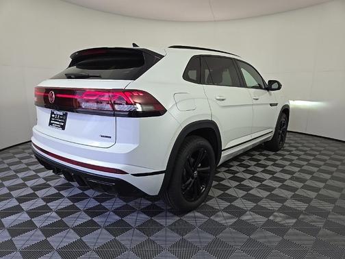 2025 Volkswagen Atlas Cross Sport 2.0T SEL R-Line Black