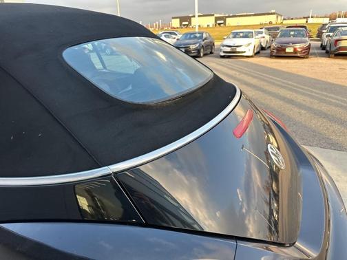 2010 Volkswagen New Beetle 