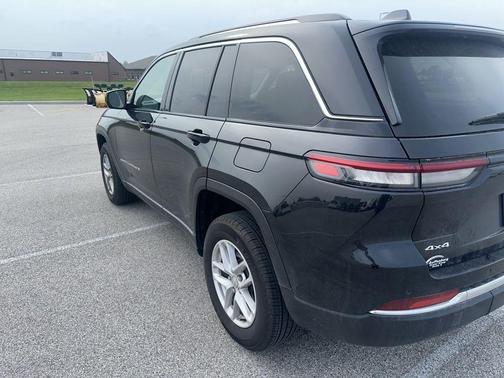 Diamond Black 2023 Jeep Grand Cherokee Laredo X