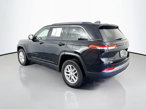 Diamond Black 2023 Jeep Grand Cherokee Laredo X
