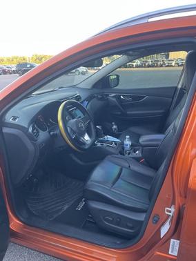 Monarch Orange 2017 Nissan Rogue Sport SL